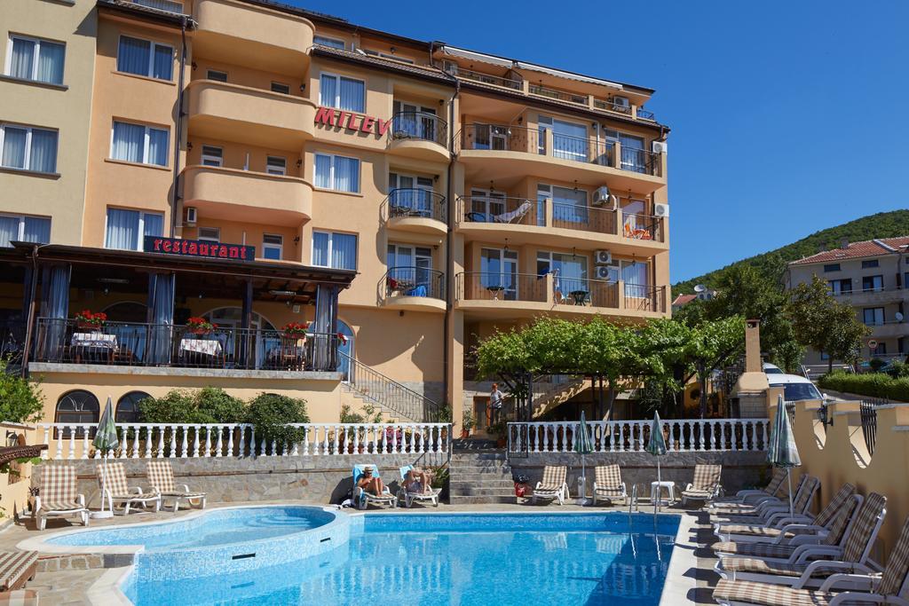 Family Hotel Milev Sveti Vlas Dış mekan fotoğraf